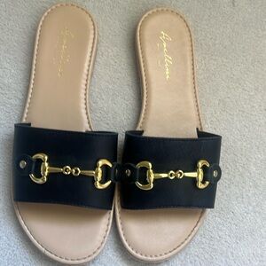 Horsebit slides size 9. Made in Italy.